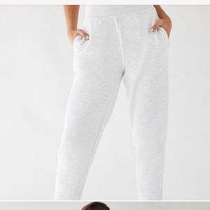 TNA CozyAF Perfect Pocket Sweatpants size M